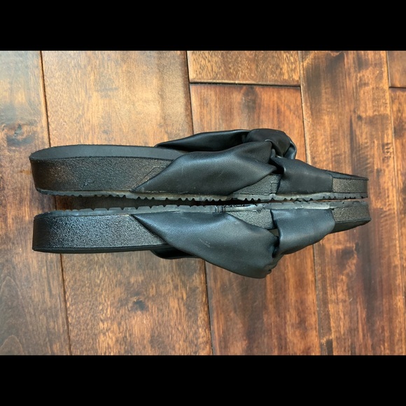 Cute Black Sandals Women’s Size 8 - Picture 4 of 4